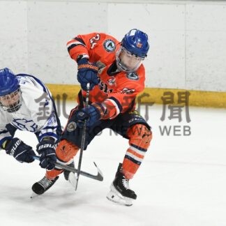 試合白熱　釧路ゆかりの選手奮闘　くしろタンチョウカップ交流戦_3(2025-08-25)