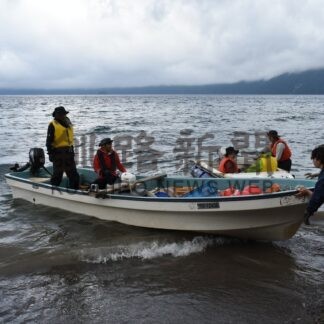 摩周湖透明度１３．９㍍、悪天候で数値低く　環境保全連絡協モニタリング調査(2025-08-27)
