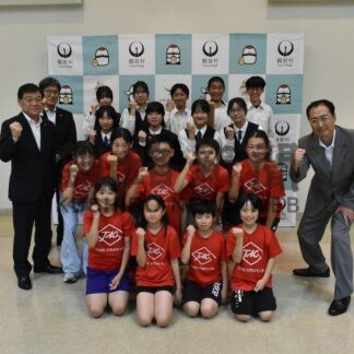 全道大会結果や出場報告　選手１８人が表敬訪問【鶴居村】(2025-08-31)