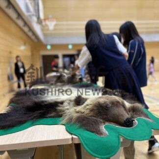 ヒグマを畏れよ～共生、対策への道しるべ㊥　クマとの適切な距離感必要_1(2025-09-06)