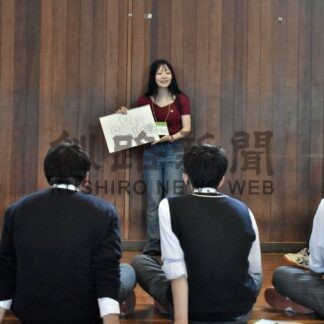 大学生が経験談紹介　標茶高で出前授業「ともしび」　「諦めず、続けて」【標茶町】(2025-09-08)