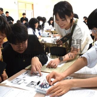 半導体に興味持って　道、桜が丘中で出前講座【釧路市】(2025-09-11)