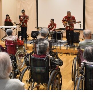 ベンチャーズコピーバンドが軽快に演奏　ときわ台ヒルズ【釧路市】(2025-09-13)