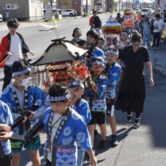 子供みこし元気よく　愛国商店街で祭り【釧路市】(2025-09-17)