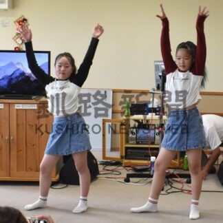 豪華景品巡り歌声競う　中鶴野町内会、夏祭りカラオケ楽しむ【釧路市】(2025-09-20)