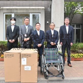 車椅子３台、町に寄贈　釧根地区バス協会【標津町】(2025-09-21)