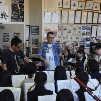 プロ奏者と中高生共演　ジャズピアニスト椎名豊さん　釧路で５日コンサート【釧路市】(2025-09-24)