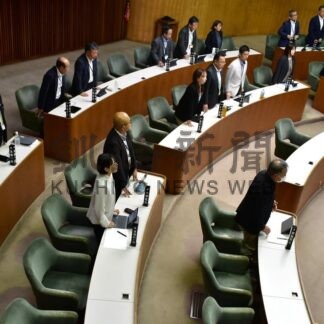 釧路市議会　市長に説明責任求める　全会一致で可決【釧路市】(2025-09-26)