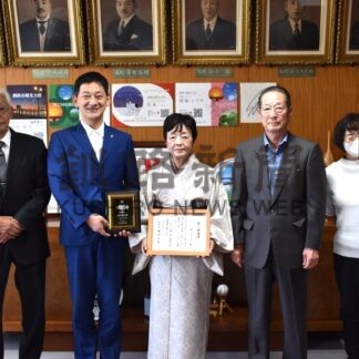 三浦さん、緑の愛護賞　空き地などで花壇作り【釧路市】(2025-10-01)