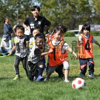 ボールとの触れ合い満喫　釧路でキッズスポーツフェス【釧路市】(2025-10-04)