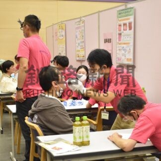 市民ら健康チェック　３６ブース出展、イベントにぎわう【釧路市】(2025-10-06)