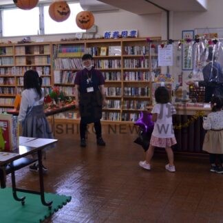 図書室で秋のヨムヨムフェア【白糠町】(2025-10-08)