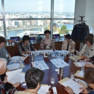 和やかな昼食で母校の情報交換　「藤の実会」釧路支部【釧路市】(2025-10-09)