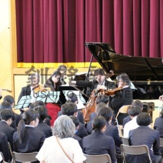 音楽の魅力に触れる　中学生らピアノ弦楽公演鑑賞【白糠町】(2025-10-12)