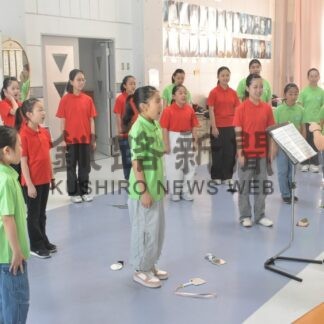 歌声、観客に届ける　全国出場前に小中２チーム練習に熱【中標津町】(2025-10-13)