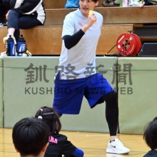 速く走るこつ伝授　陸上元五輪メダリスト髙平さん 、小中生に指導【釧路町】(2025-10-14)