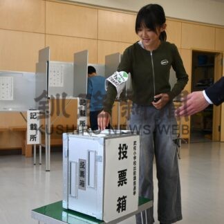 講話や模擬投票で選挙理解　市選管、武佐小で出前講座【釧路市】(2025-10-17)