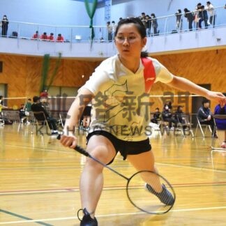 佐藤、男子単連覇　女子は首藤制す　中学バドミントン(2025-10-21)