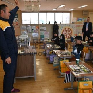 酪農の仕事や魅力紹介　阿寒農協青年部、釧路中央小で出前授業【釧路市】(2025-10-22)