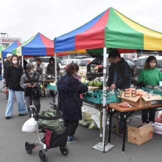 新鮮野菜販売にぎわう　「みはらマルシェ」【釧路市】(2025-10-25)