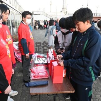 ＥＧＧ前で募金活動　世界ポリオデーに合わせ【釧路市】(2025-10-25)