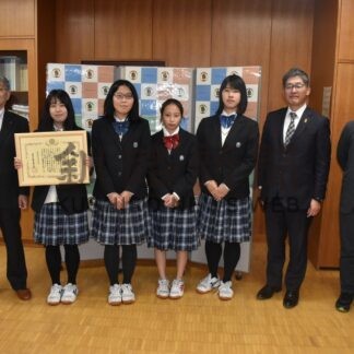 根室高生 地域に貢献　ボランティア局演劇部、生徒会　市教委が感謝状【根室市】(2025-10-26)