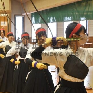 四段以上の部、金子が優勝　弓道・釧路市体育祭【釧路市】(2025-10-28)