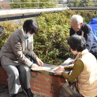 紙にこすり模様楽しむ　フロッタージュ体験【釧路市】(2025-10-30)