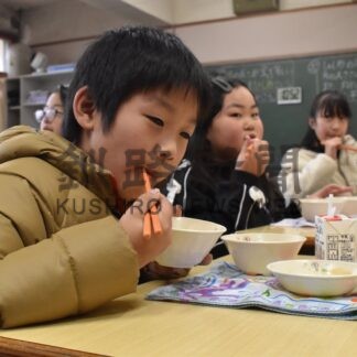 地元のお魚「おいしい！」　まるごと根室　小中学校に無償提供【根室市】(2025-11-18)