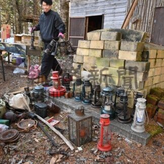 「らんぷのいえ」懐かしむ　厚岸でお別れ会　今冬解体へ　備品整理「思い出よみがえる」【厚岸町】_1(2025-11-21)