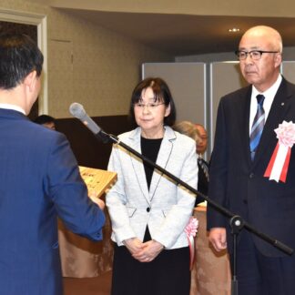 技能功労者ら１１人を表彰【釧路市】(2025-11-25)