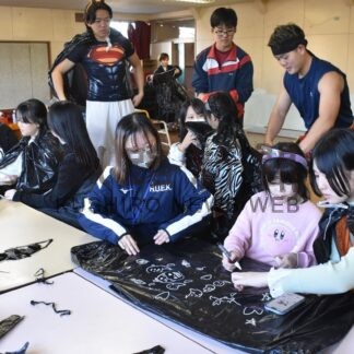 工作や宝探し楽しむ　釧路元町てらこや ハロウィンイベント【釧路市】(2025-12-06)