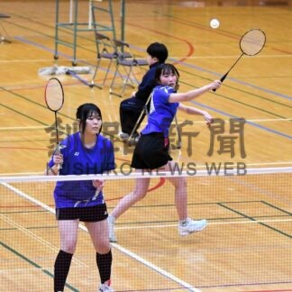 佐藤（釧路町遠矢）、２冠達成　女子の佐藤・立石組も　中学バドミントン釧根地区予選会　(2025-12-09)