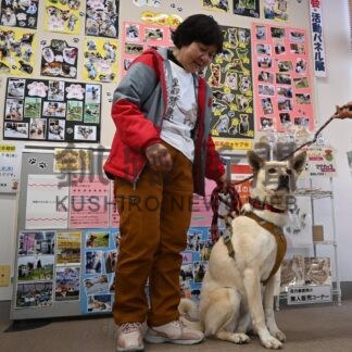 野犬保護活動、パネルで紹介　しおんの会【浜中町】(2025-12-12)
