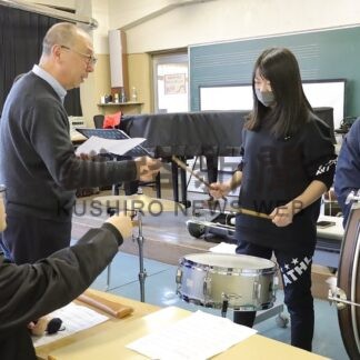 児童、ジャズ演奏に挑戦　北斗小ＣＳク、地域の大人と交流【根室市】(2025-12-16)