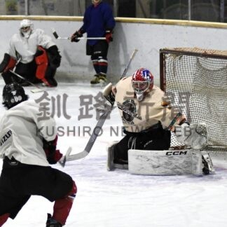 釧路厚生社いざ全日本へ　ＧＫ木下「まずは初戦勝つ」　アイスホッケー長野であすから【釧路市】(2025-12-17)