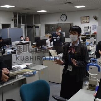 強盗と特殊詐欺を想定　釧路信組で防犯訓練【釧路市】(2025-12-19)