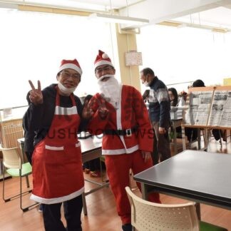 子供らおにぎり作り　鳥取てらこやクリスマス【釧路市】(2025-12-21)