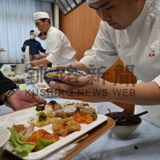 厚岸翔洋高生、料理振る舞う　実習成果を発表【厚岸町】(2025-12-31)