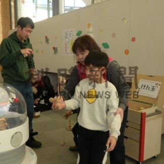 子供たち昔遊び楽しむ　遊学館、多くの家族連れ訪れる【釧路市】(2026-01-05)