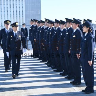 治安維持への決意新た　氷点下の中年頭点検、道警釧本【釧路市】(2026-01-10)