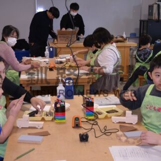 釧路産木材で運材車作り　遊学館で親子教室【釧路市】(2026-01-11)