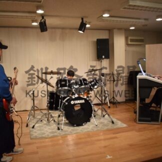 力強いドラム演奏響く　エルム楽器レッスン生徒ら釧路でコンサート【釧路市】(2026-01-12)