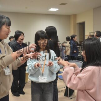 手話でコミュニケーション　講座で自己紹介など伝授【中標津町】(2026-01-17)