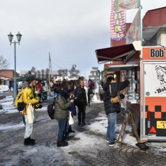 マスコット ＳＬ冬の湿原号歓迎　地元グルメなど販売【標茶町】(2026-01-18)