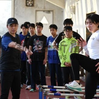 日本一経験者 中高生指導　釧路陸上競技協会 村岡選手ら招き練習会【釧路市】(2026-01-22)