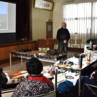 児童ら釧路湿原の魅力学ぶ　塘路湖で体験ツアー、カヌー体験や野生動物観察【釧路市】(2026-01-28)