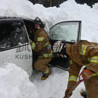 雪崩想定し連携訓練　釧路市西消防署阿寒湖温泉支署【釧路市】(2026-02-13)