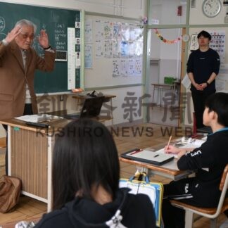 釧路空襲の悲惨さ知って　城山小で角田さん体験語る【釧路市】(2026-02-13)