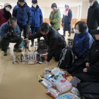 厳冬の津波を想定　白糠地区初、避難タワーで訓練【白糠町】(2026-02-19)